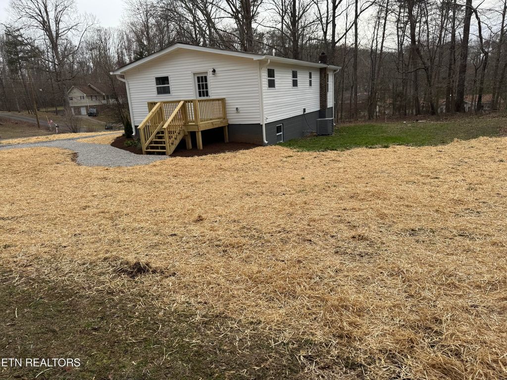 Photo of 170 Watson Trace Trce, Madisonville, TN 37354 (MLS # 1287738)