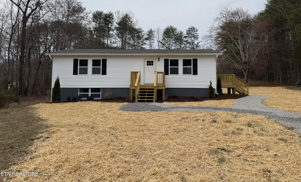 Photo of 170 Watson Trace Trce, Madisonville, TN 37354 (MLS # 1287738)