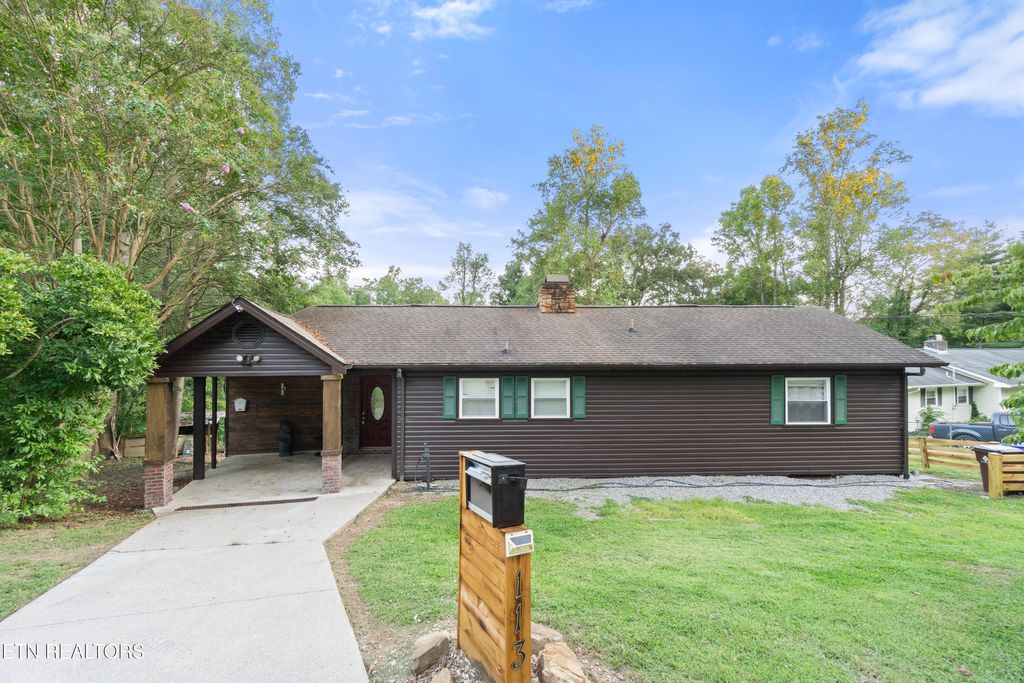 Photo of 113 Pomona Rd, Oak Ridge, TN 37830 (MLS # 1313605)