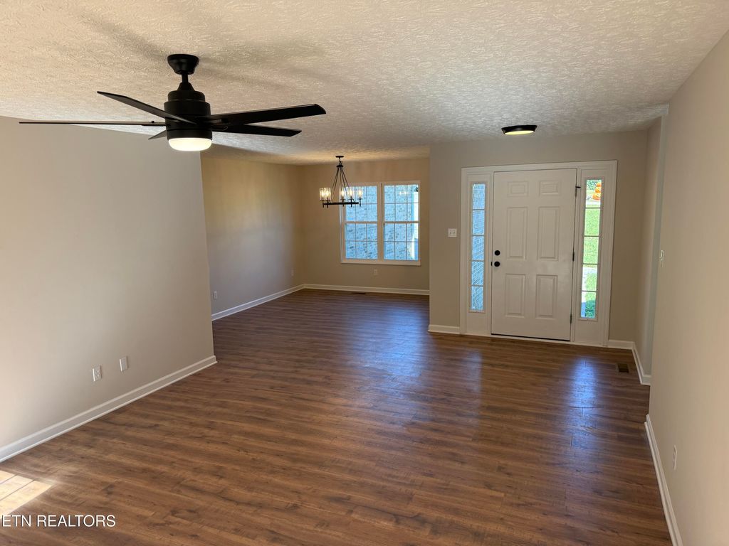 Photo of 131 Autumn Drive, Clinton, TN 37716 (MLS # 1317467)