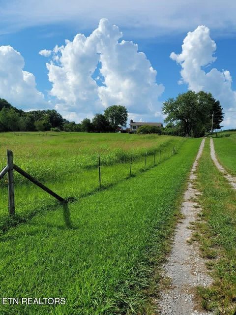 Photo of 2022 Bessie Slaton Rd, Dandridge, TN 37725 (MLS # 1329475)