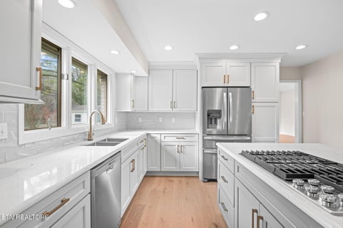 Tiny photo for 452 Mariner Point Drive, Clinton, TN 37716 (MLS # 1351446)