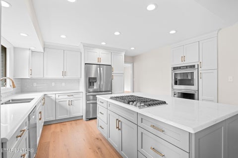 Tiny photo for 452 Mariner Point Drive, Clinton, TN 37716 (MLS # 1351446)