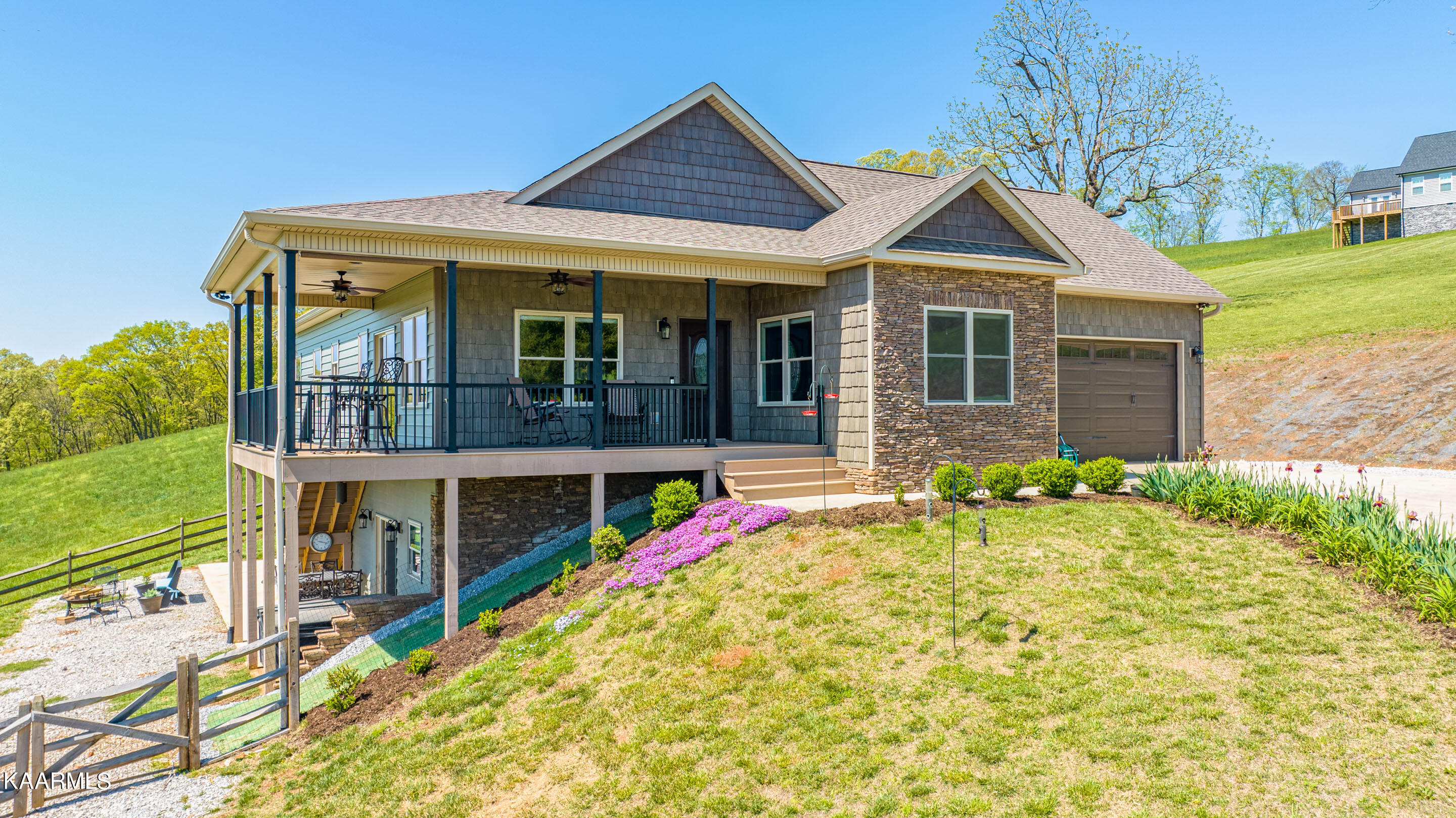 Photo 1 of 30 — 230 Middle Glen Rd, Maynardville, TN 37807