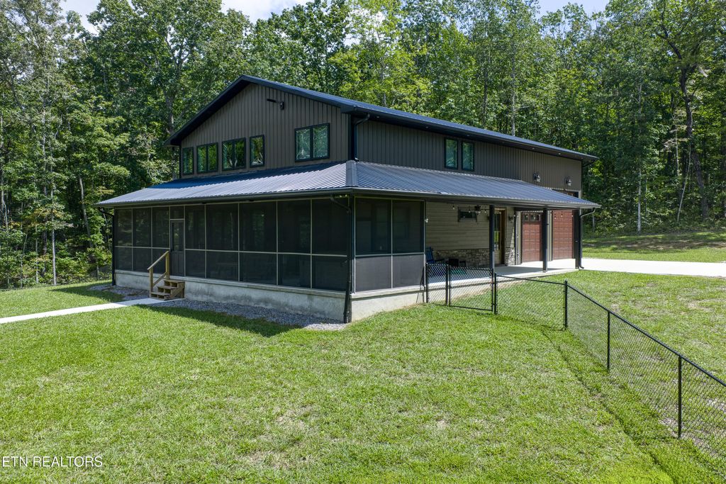 Photo of 1532 E Overlook Rd, Monterey, TN 38574 (MLS # 1331760)