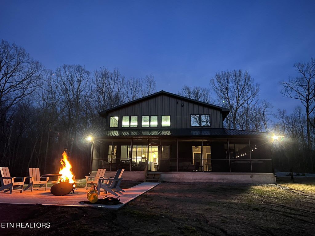 Photo of 1532 E Overlook Rd, Monterey, TN 38574 (MLS # 1331760)