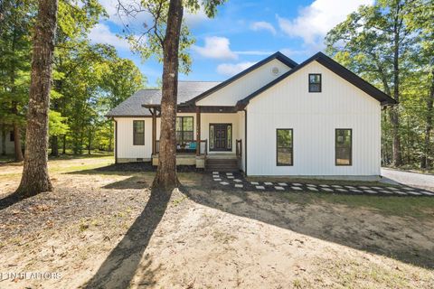 Photo of 528 St Anthony Drive, Jamestown, TN 38556 (MLS # 1317881)