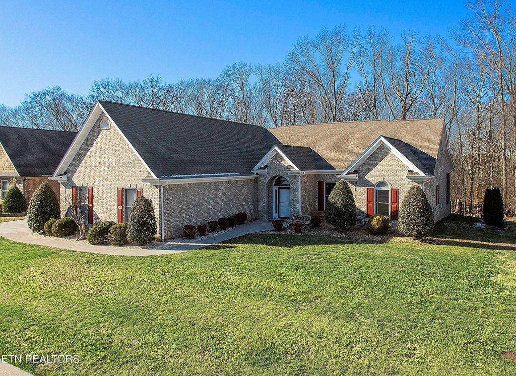 Photo of 640 Windward Point, Lenoir City, TN 37772 (MLS # 1327922)
