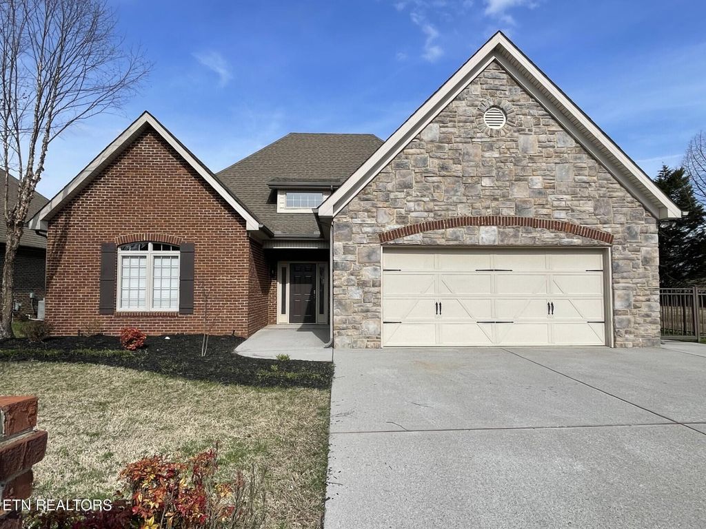 Photo of 575 Chimney Rock Drive, Lenoir City, TN 37771 (MLS # 1331443)