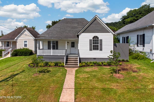 1023 MINNESOTA AVE, KNOXVILLE, TN 37921 - Image 6a254a06a41a734dd2d2f52b54d762df/2371433715