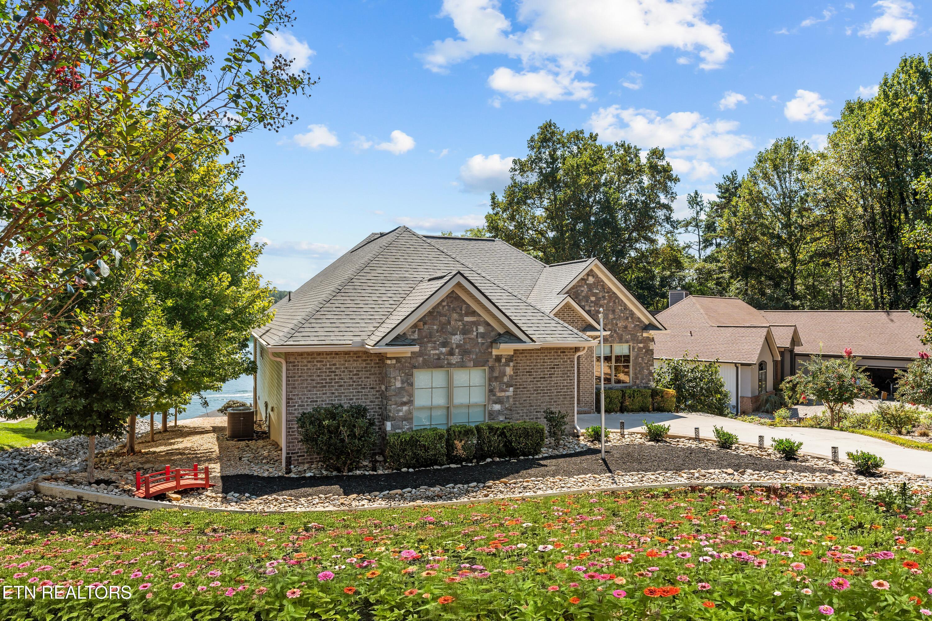 215 Tecumseh Way
