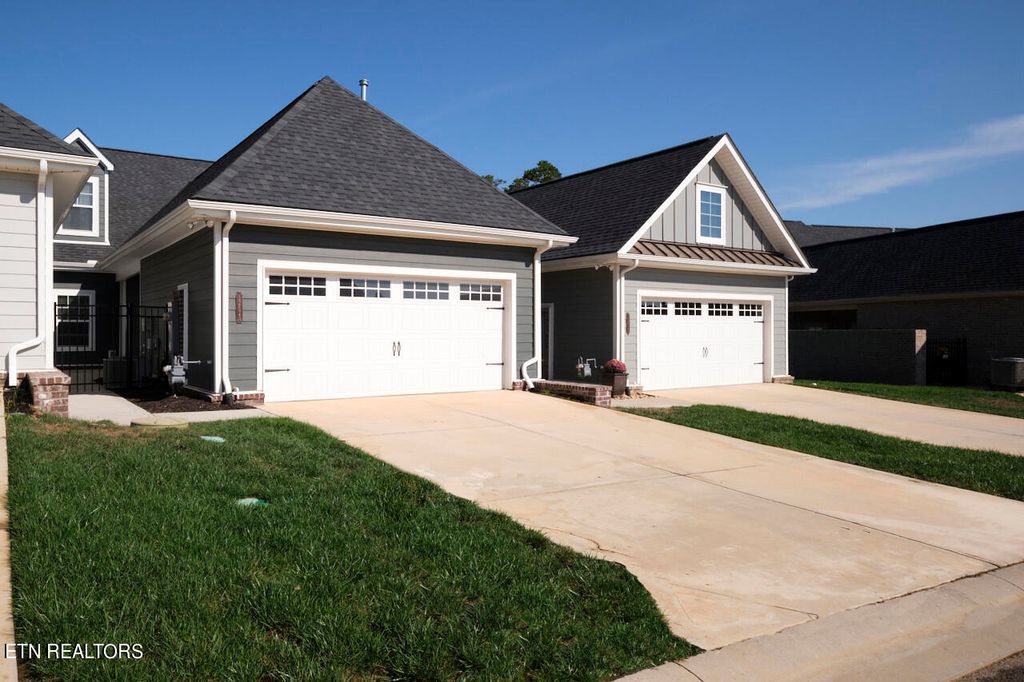 Photo of 12625 Needlepoint Drive, Farragut, TN 37934 (MLS # 1241962)