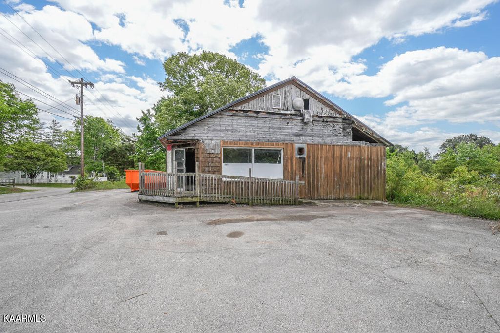 Photo of 2503 Mentor Rd, Louisville, TN 37777 (MLS # 1225648)