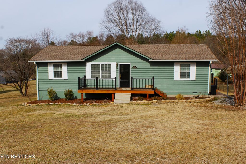 Photo of 417 Oakhill Drive, Sweetwater, TN 37874 (MLS # 1329468)