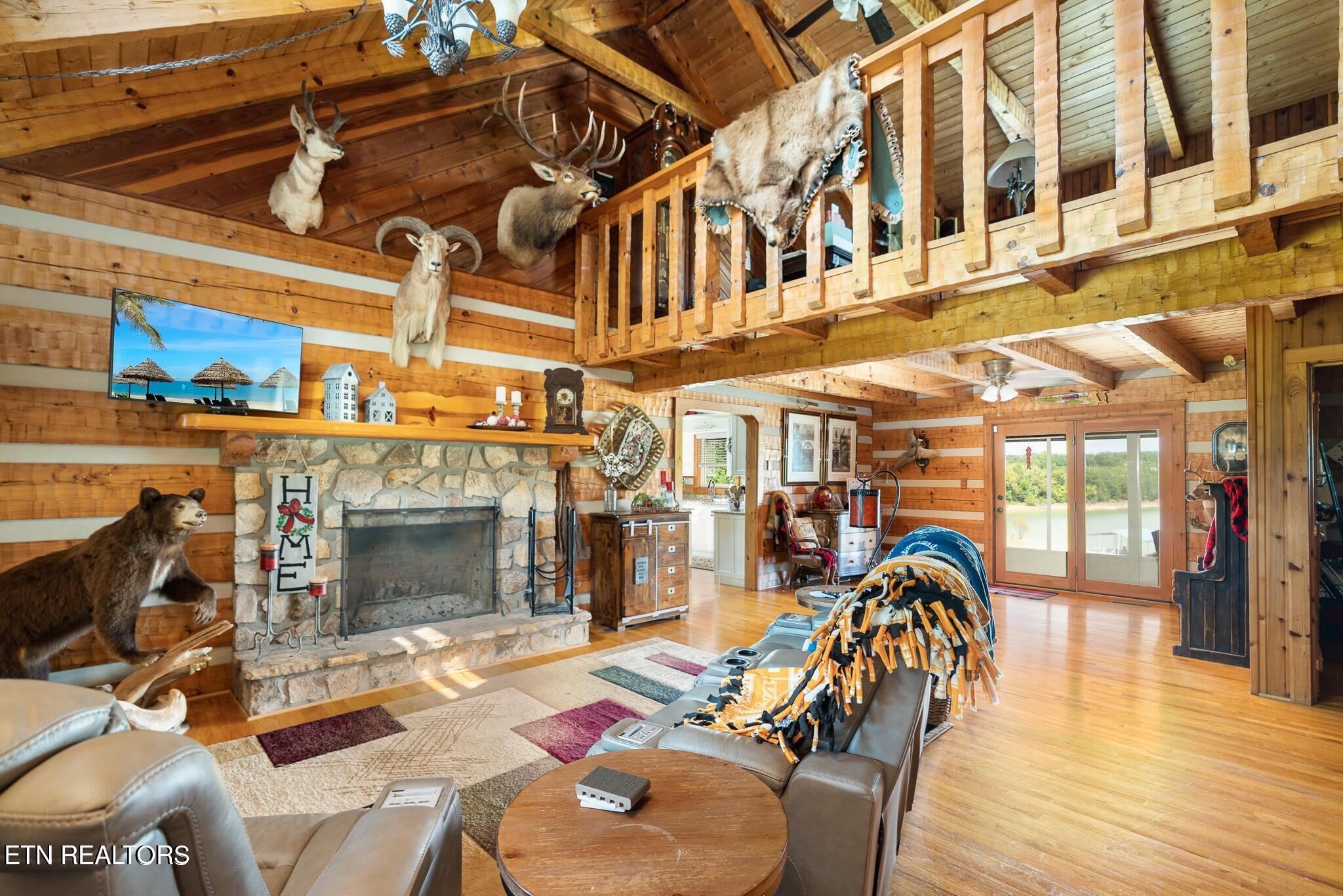 1116 Lake Ridge Drive