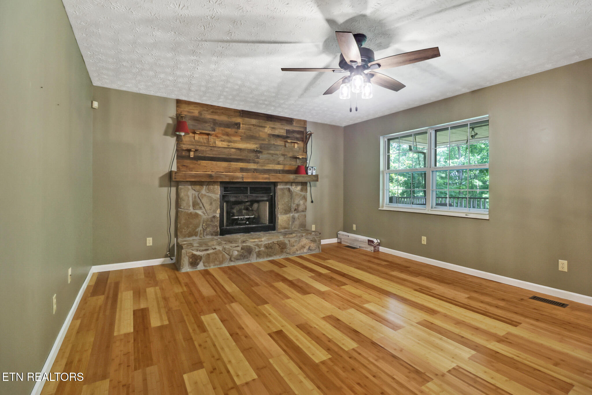 986 Post Oak Valley Rd