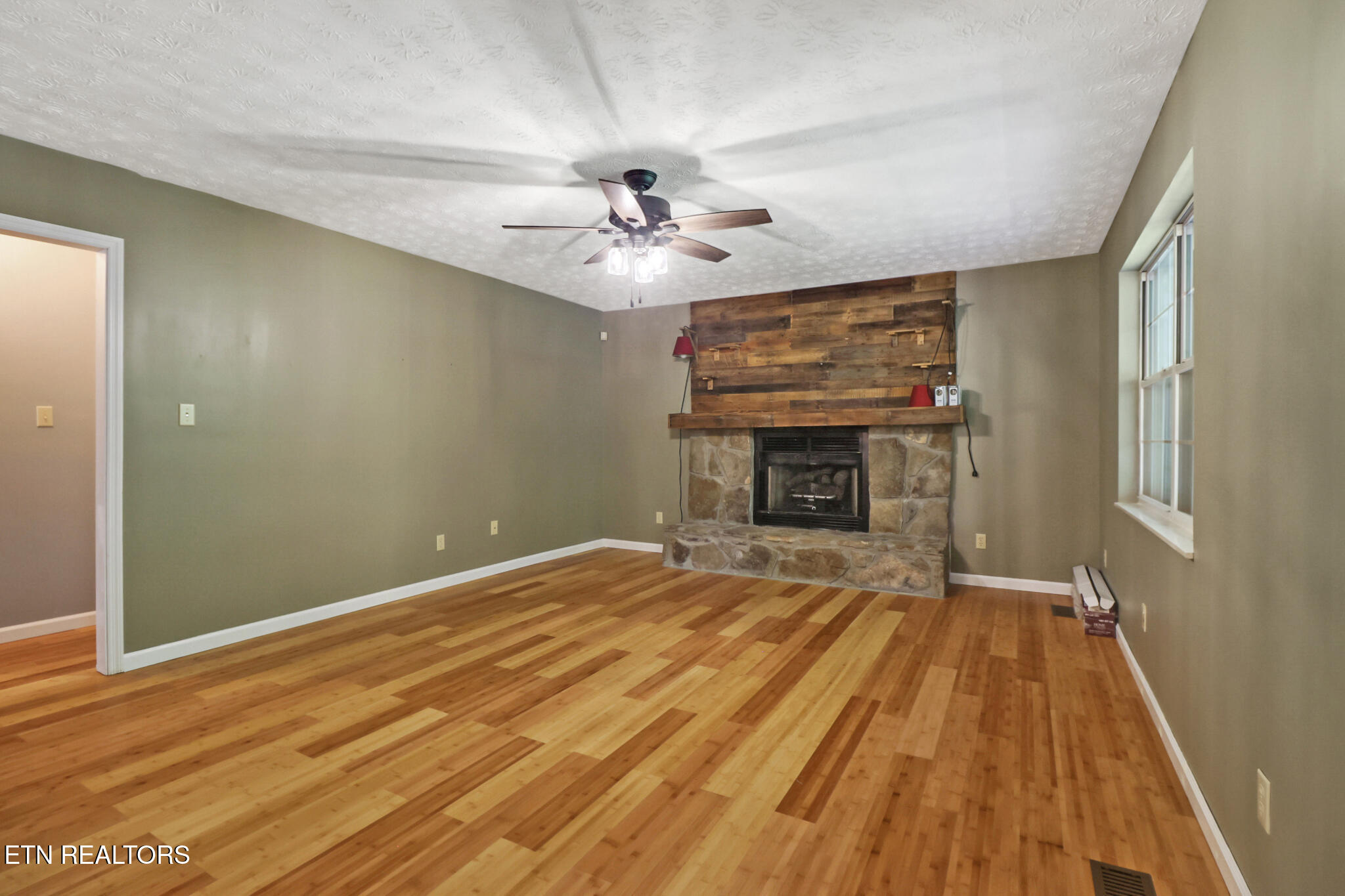 986 Post Oak Valley Rd