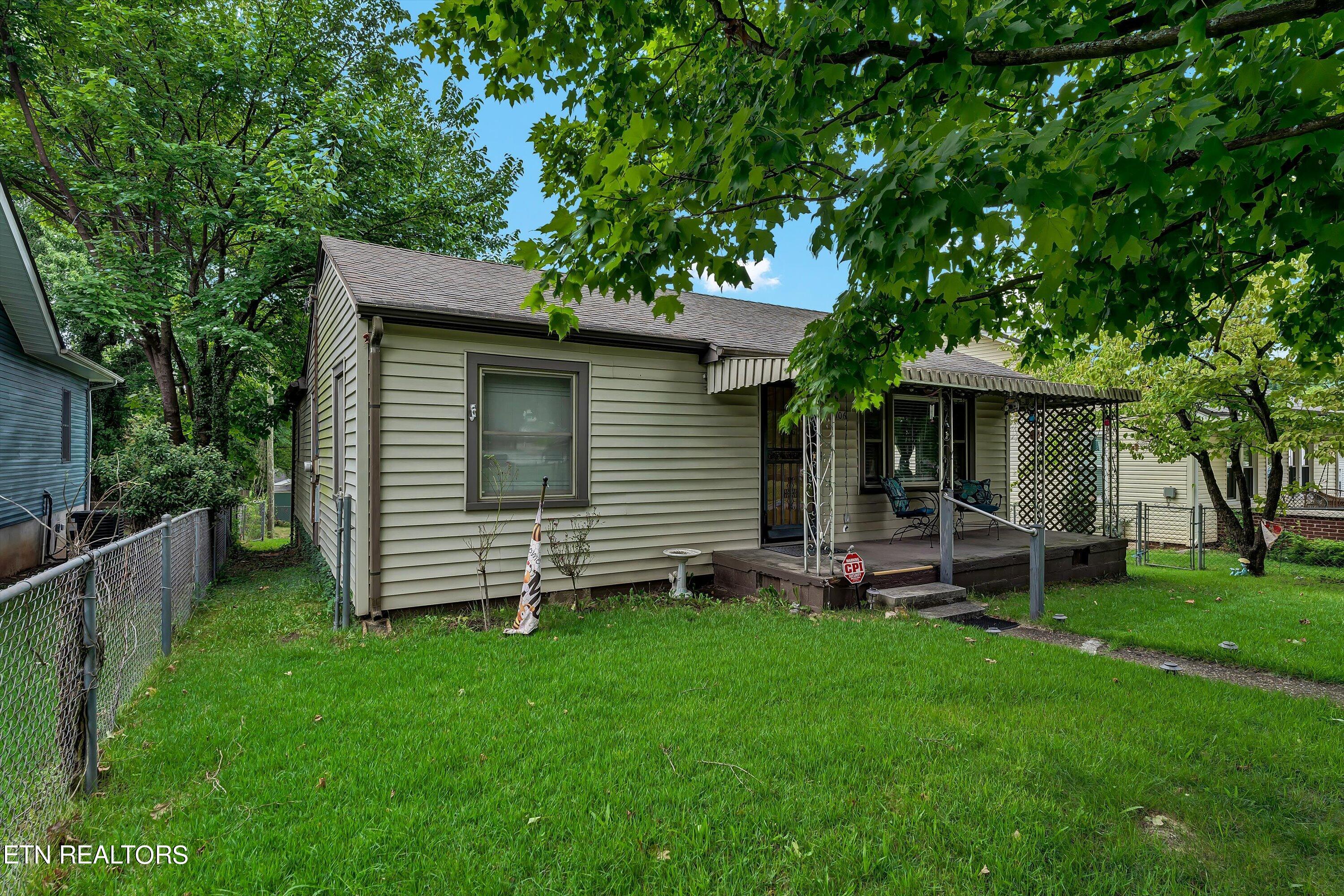 1706 Lawson Ave