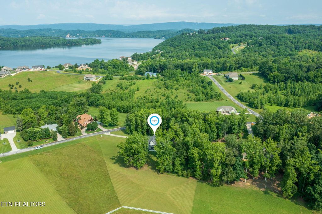 Photo of 241 W Shore Drive, Rockwood, TN 37854 (MLS # 1303549)