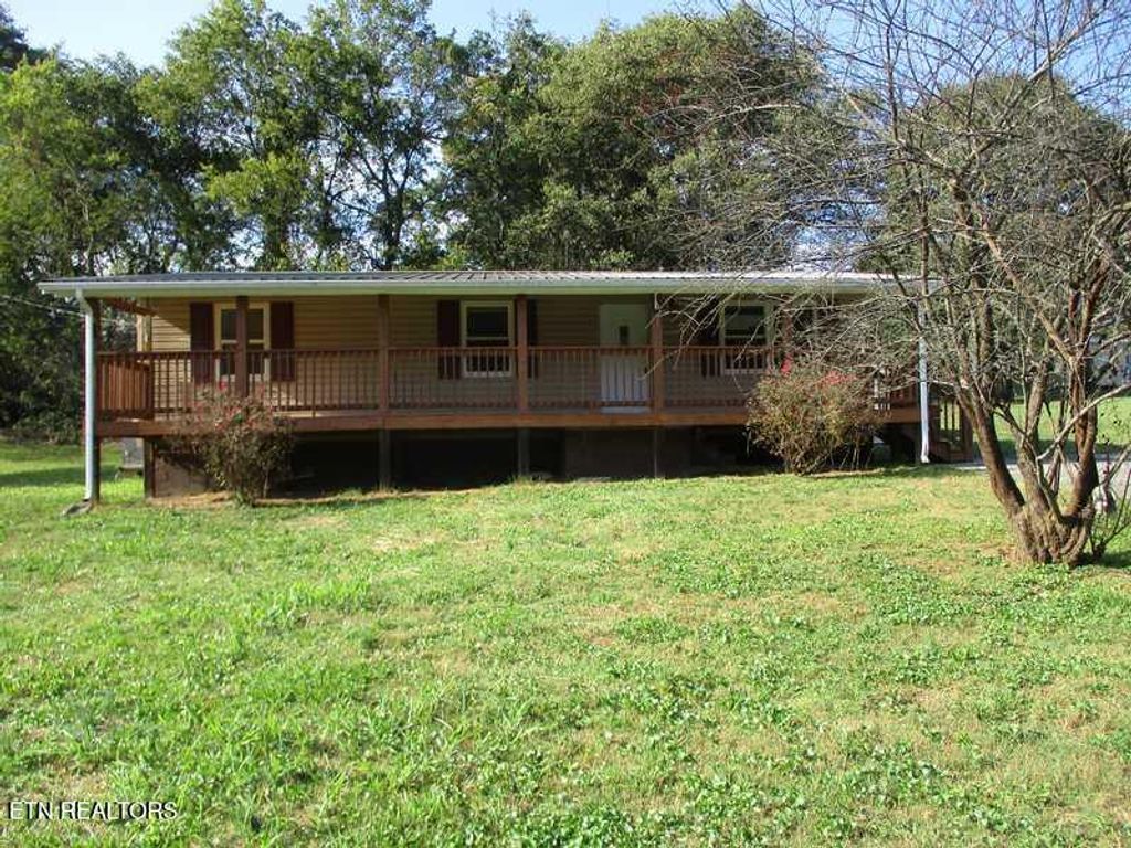 Photo of 916 Monroe Circle, Madisonville, TN 37354 (MLS # 1318737)