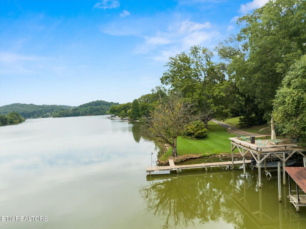 Photo of 323 Louisville Main St, Louisville, TN 37777 (MLS # 1257709)