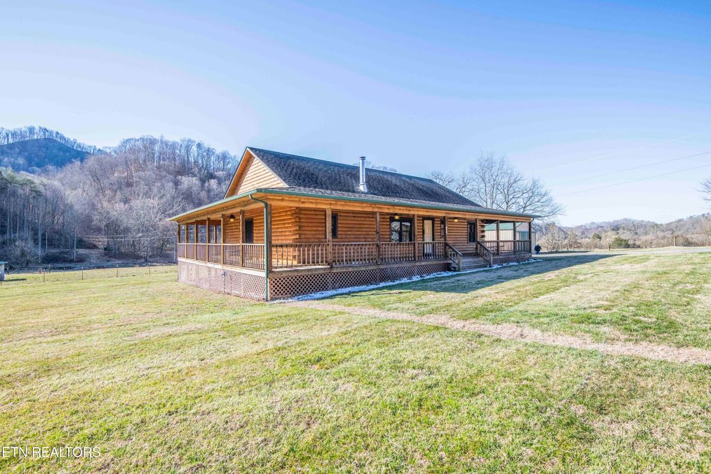 Photo of 1548 State Highway 33, Tazewell, TN 37879 (MLS # 1291986)