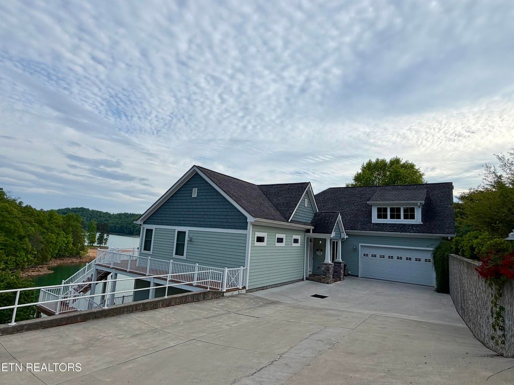 Photo of 207 Cameron Loop Lane, LaFollette, TN 37766 (MLS # 1339688)