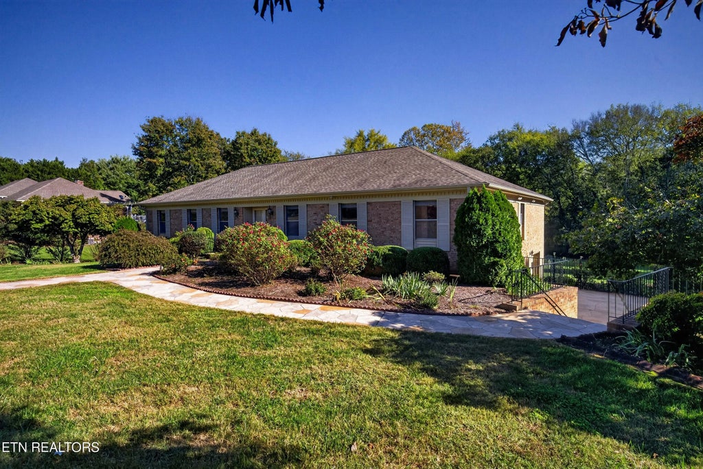 Photo of 5504 River Point Cove Rd, Knoxville, TN 37919 (MLS # 1359357)