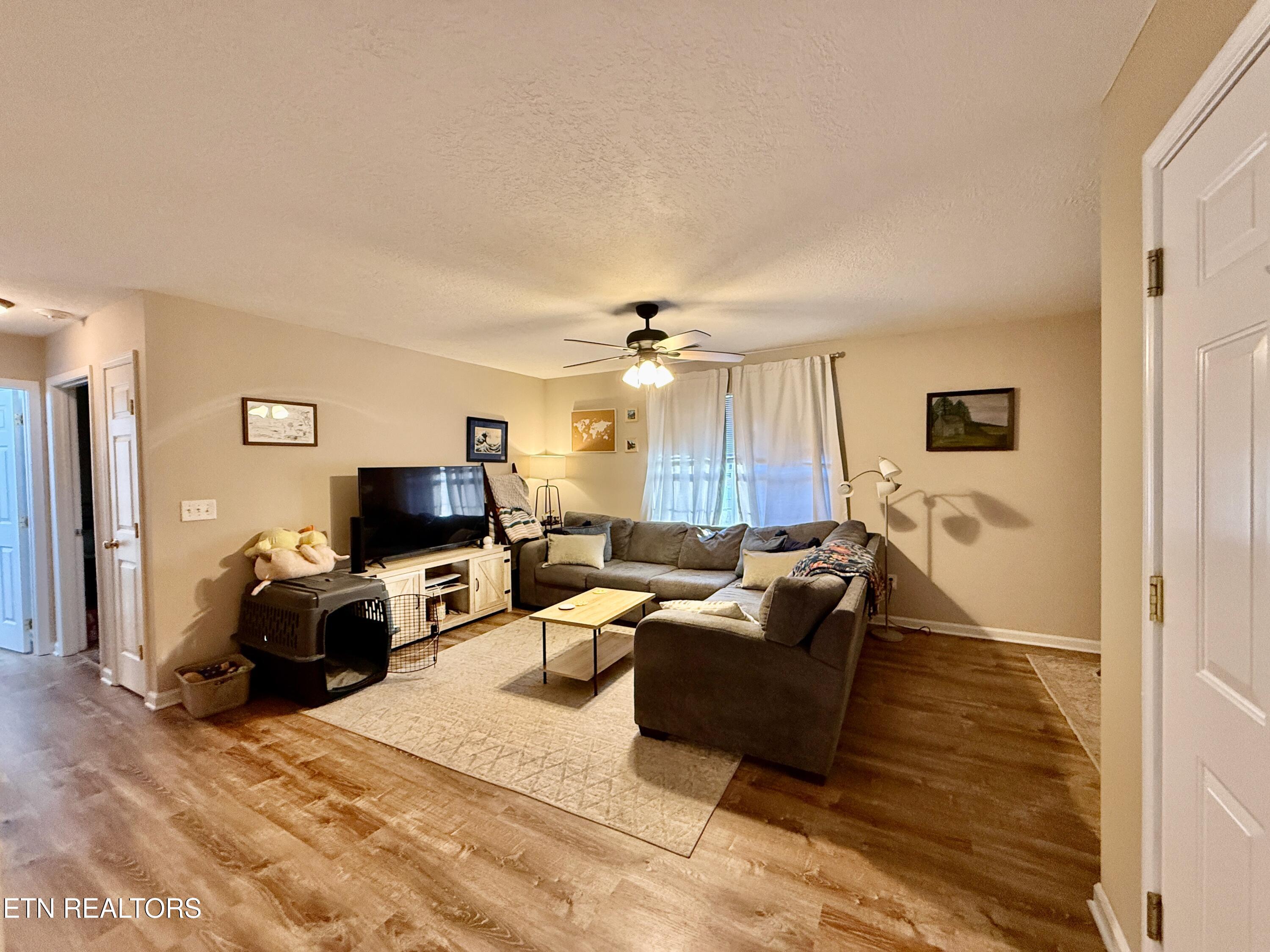 1640 Maple View Way