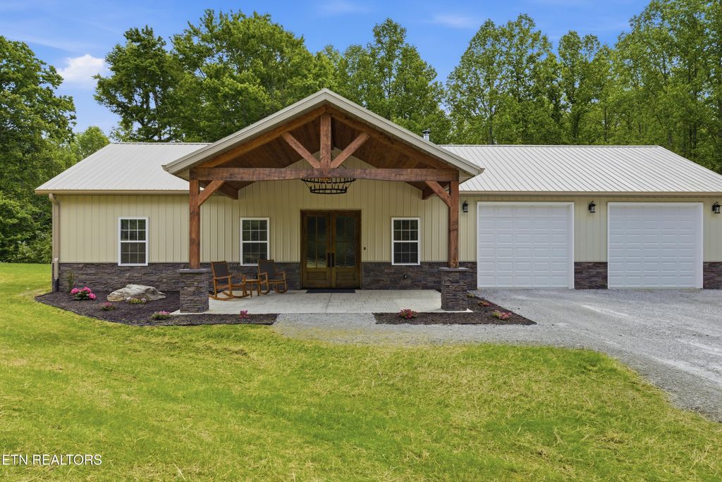 Photo of 111 Eagle Point Rd, Oakdale, TN 37829 (MLS # 1339799)