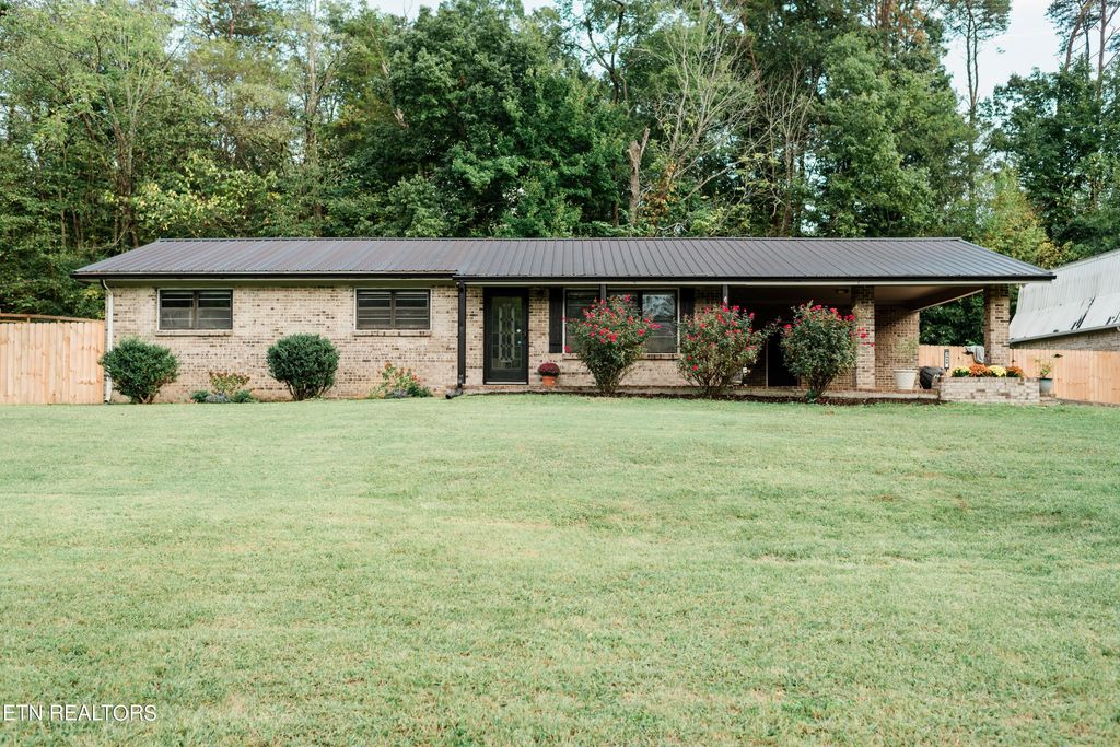 Photo of 3948 Sweetwater Vonore Rd, Sweetwater, TN 37874 (MLS # 1278006)