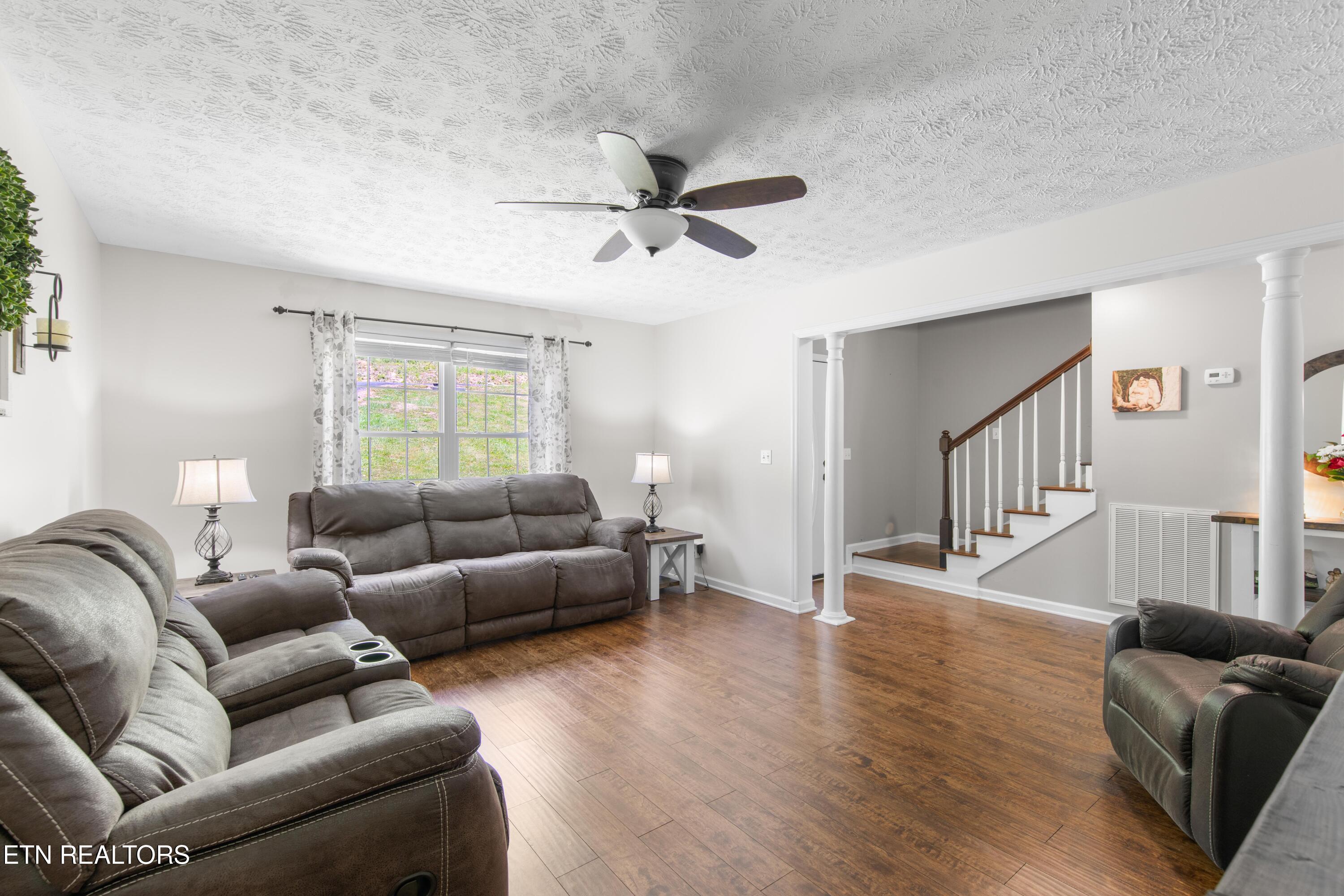 355 Eagle Bluff Rd