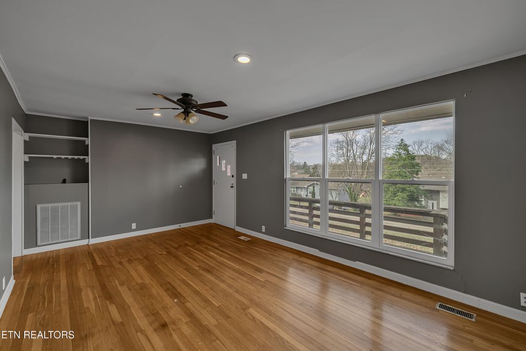 Photo of 7408 Westridge Drive, Knoxville, TN 37909 (MLS # 1327695)