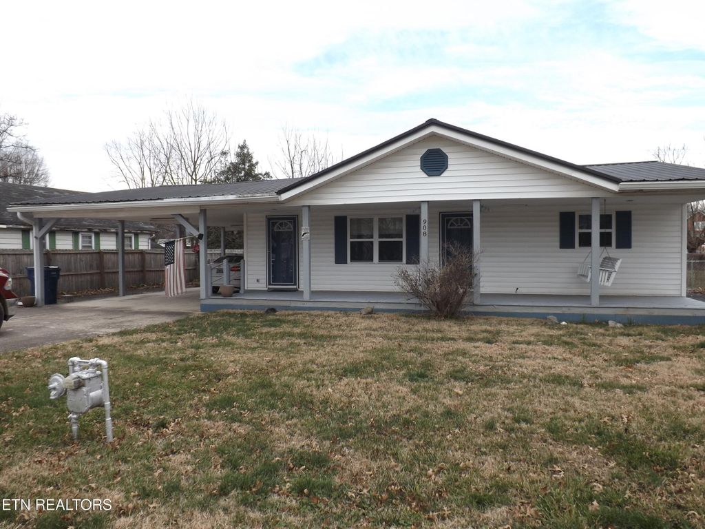 Photo of 908 Chester Ave, Middlesboro, KY 40965 (MLS # 1340728)