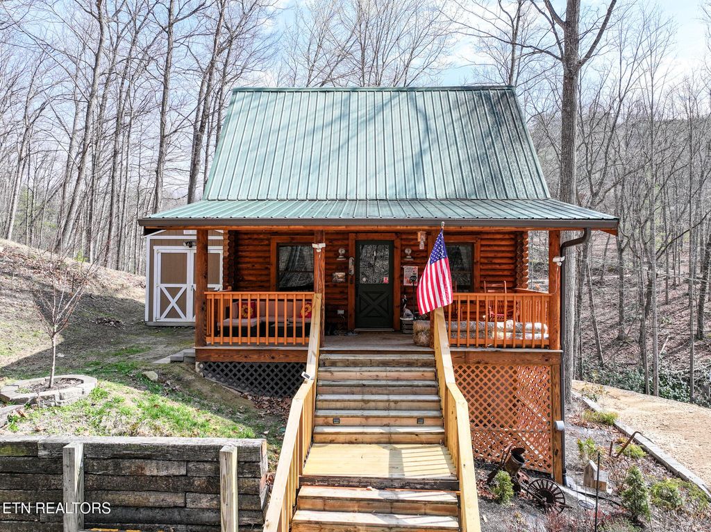Photo of 2104 Reid Lane, Sevierville, TN 37876 (MLS # 1331820)