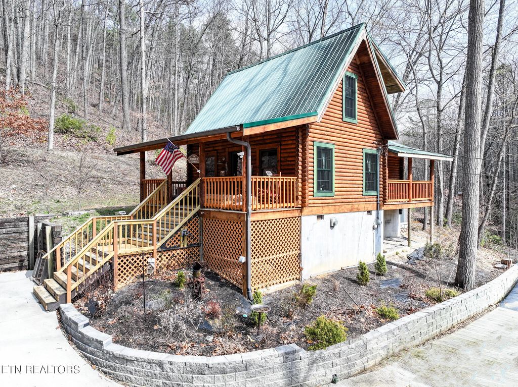Photo of 2104 Reid Lane, Sevierville, TN 37876 (MLS # 1331820)