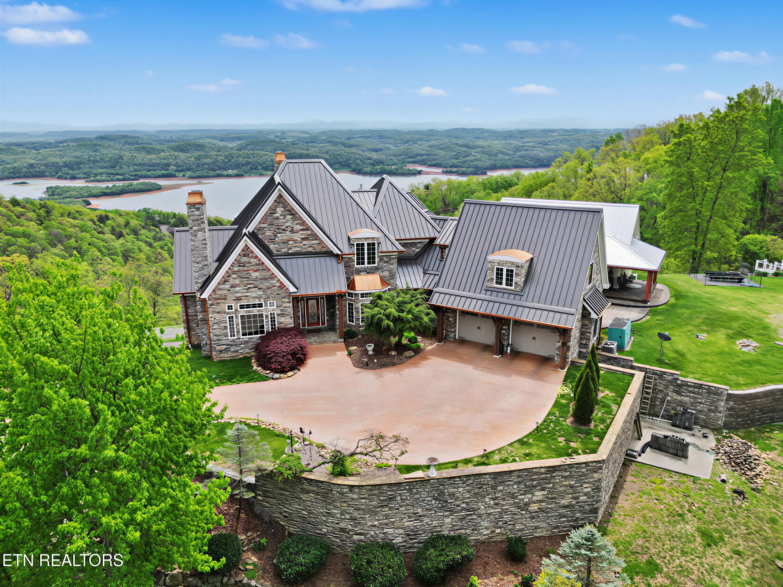 498 Proffitt Ridge Rd
