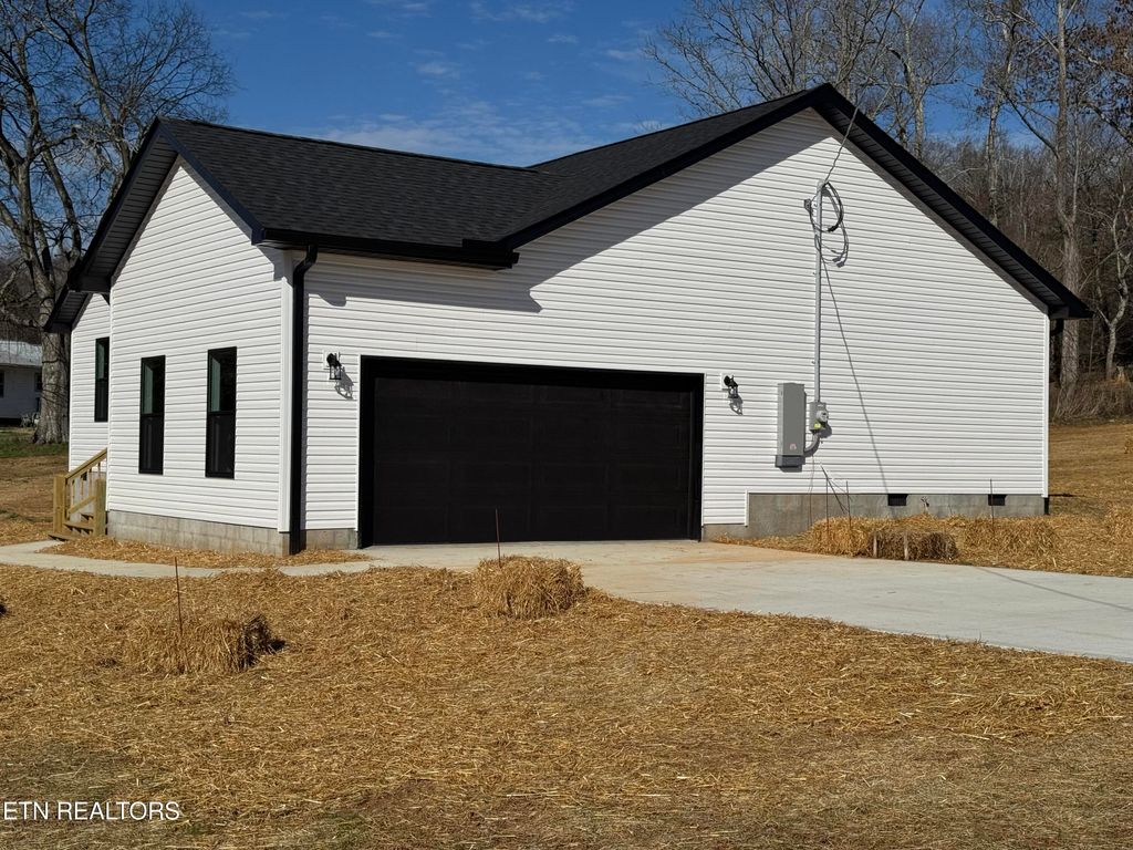 Photo of 117 Ogle Drive, Sweetwater, TN 37874 (MLS # 1286389)