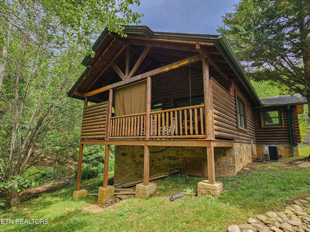Photo of 515 Houser Rd, Gatlinburg, TN 37738 (MLS # 1299068)