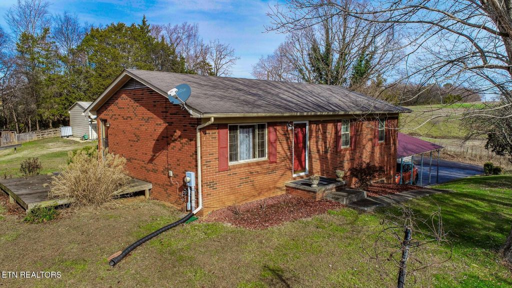 Photo of 339 Bramble Ln, Dandridge, TN 37725 (MLS # 1324375)