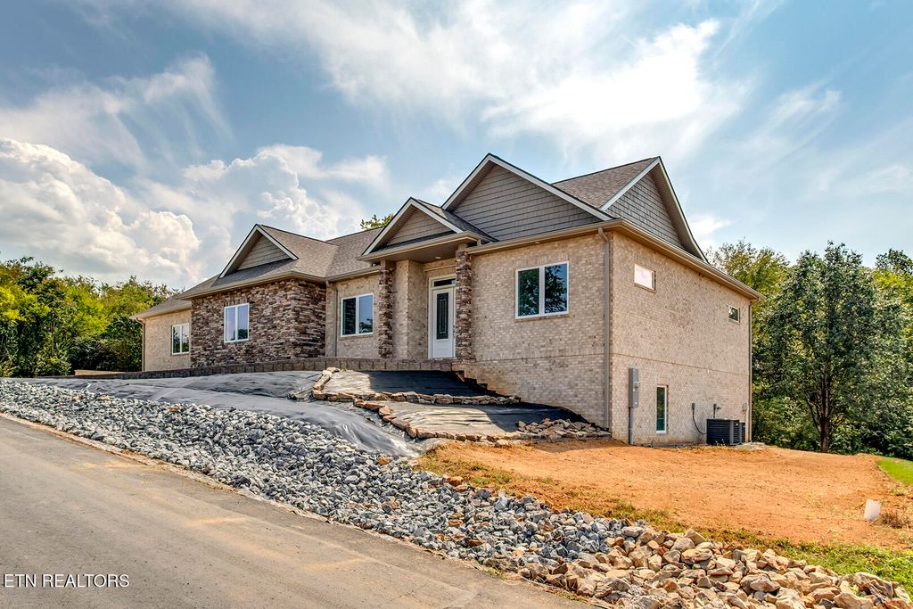 Photo of 119 Hanani Tr, Vonore, TN 37885 (MLS # 1293952)