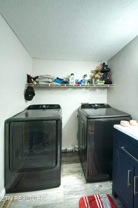 Tiny photo for 523 W Broad St, Clinton, TN 37716 (MLS # 1344486)