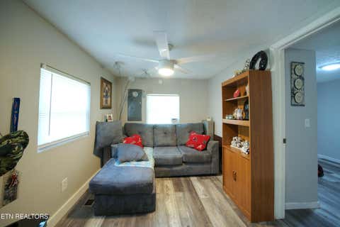 Tiny photo for 523 W Broad St, Clinton, TN 37716 (MLS # 1344486)