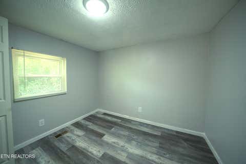 Tiny photo for 523 W Broad St, Clinton, TN 37716 (MLS # 1344486)