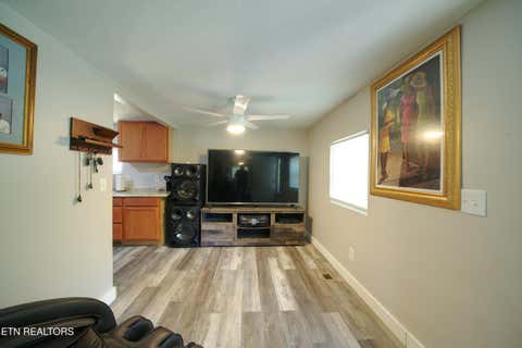 Tiny photo for 523 W Broad St, Clinton, TN 37716 (MLS # 1344486)