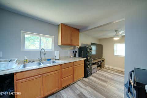 Tiny photo for 523 W Broad St, Clinton, TN 37716 (MLS # 1344486)