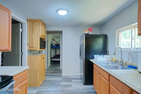 Tiny photo for 523 W Broad St, Clinton, TN 37716 (MLS # 1344486)