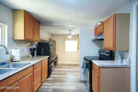 Tiny photo for 523 W Broad St, Clinton, TN 37716 (MLS # 1344486)
