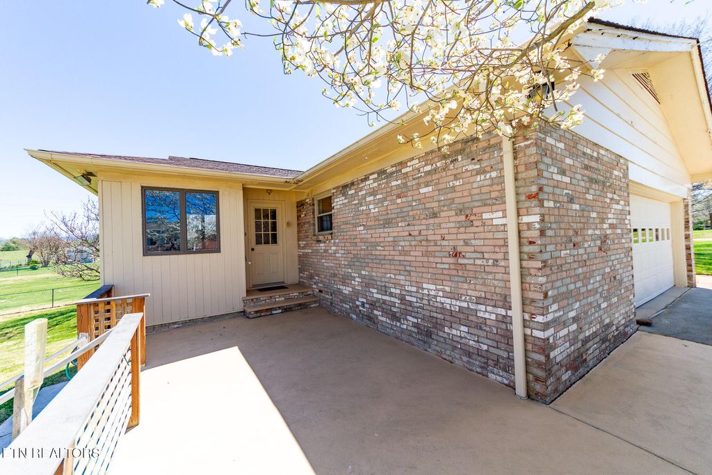 Photo of 508 Greencrest Drive, Maryville, TN 37803 (MLS # 1335730)