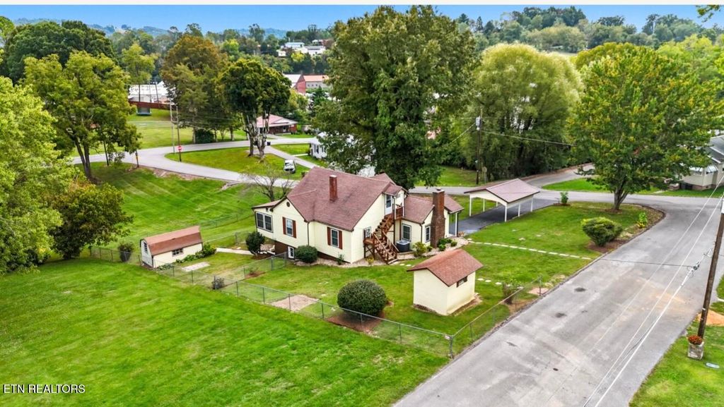 Photo of 308 MIMOSA St, Tazewell, TN 37879 (MLS # 1315248)